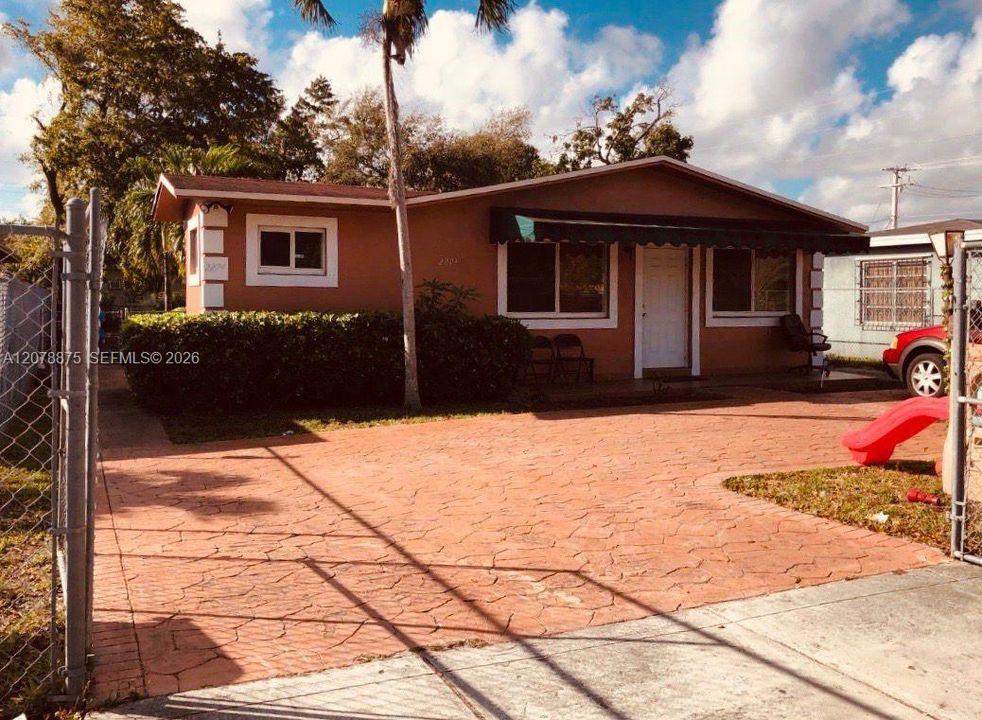 En Venta: $675,000 (0 camas, 0 baños, 2228 Pies cuadrados)