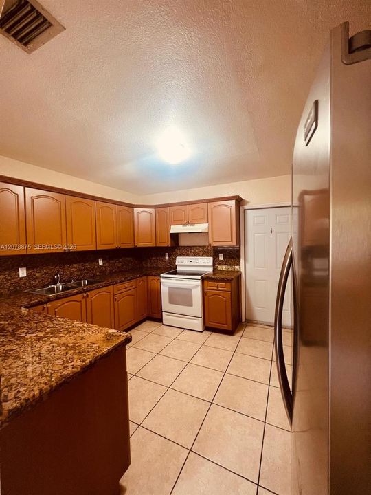 En Venta: $675,000 (0 camas, 0 baños, 2228 Pies cuadrados)
