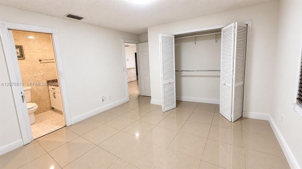 En Venta: $395,000 (3 camas, 2 baños, 1120 Pies cuadrados)