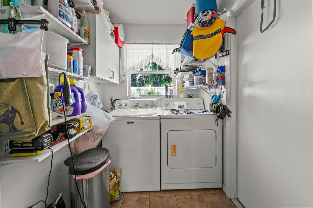 13 Laundry 01