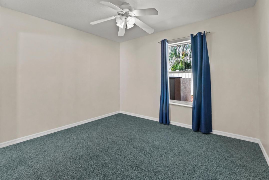 16 Bedroom 01