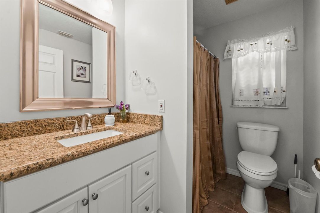 15 Bathroom 01