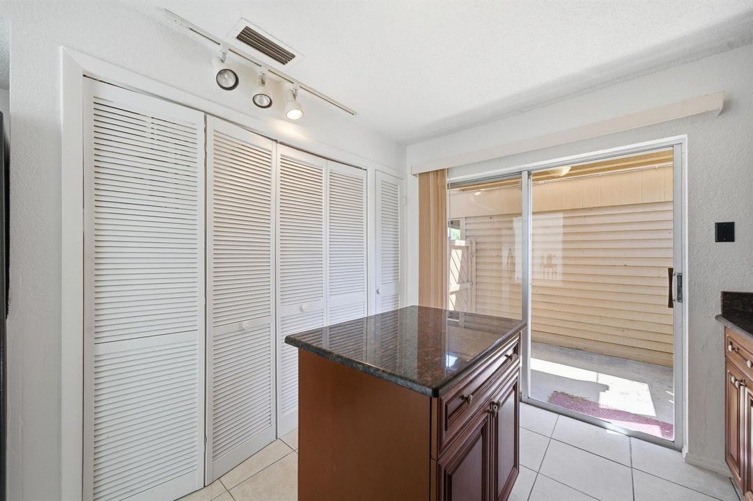 20-Kitchen