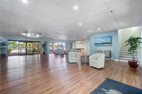 For Rent: $1,500 (1 beds, 1 baths, 730 Square Feet)