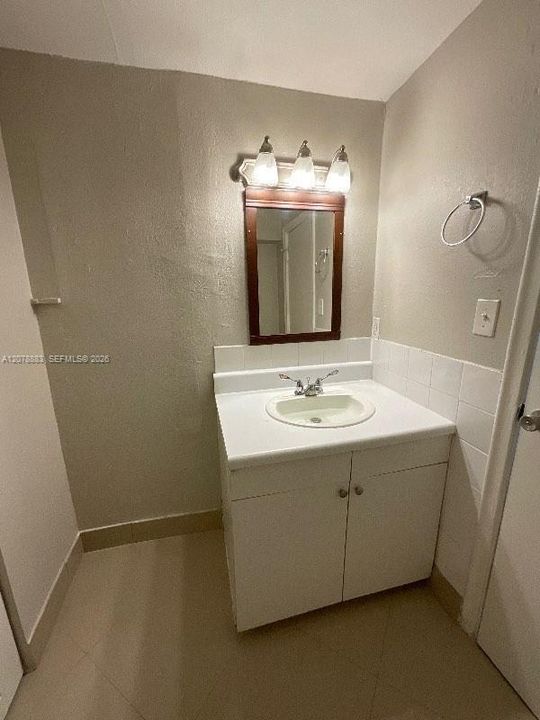 En Renta: $2,495 (3 camas, 2 baños, 1145 Pies cuadrados)