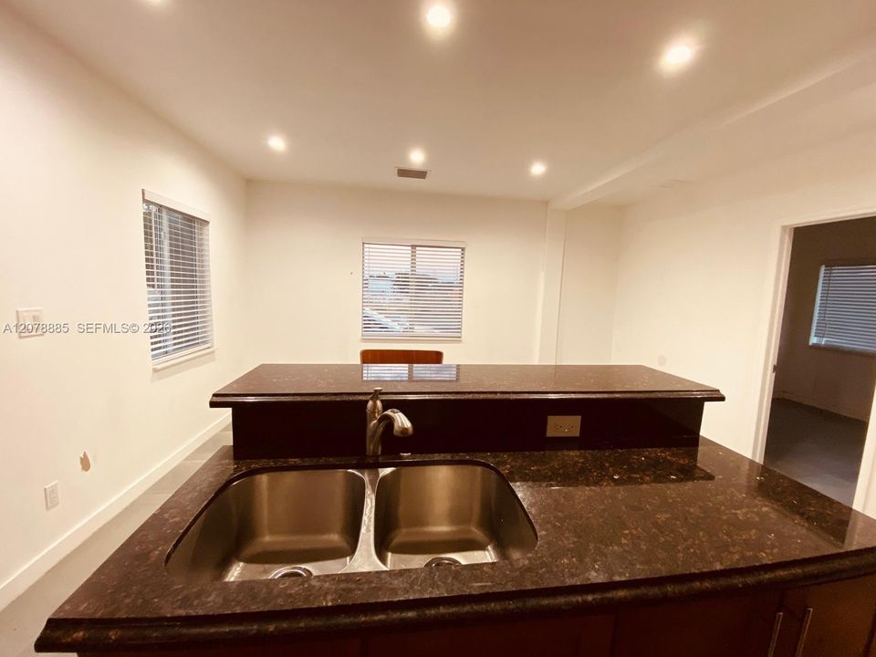 En Venta: $400,000 (0 camas, 0 baños, 936 Pies cuadrados)