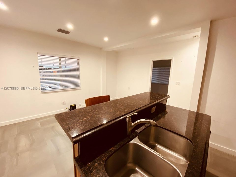En Venta: $400,000 (0 camas, 0 baños, 936 Pies cuadrados)