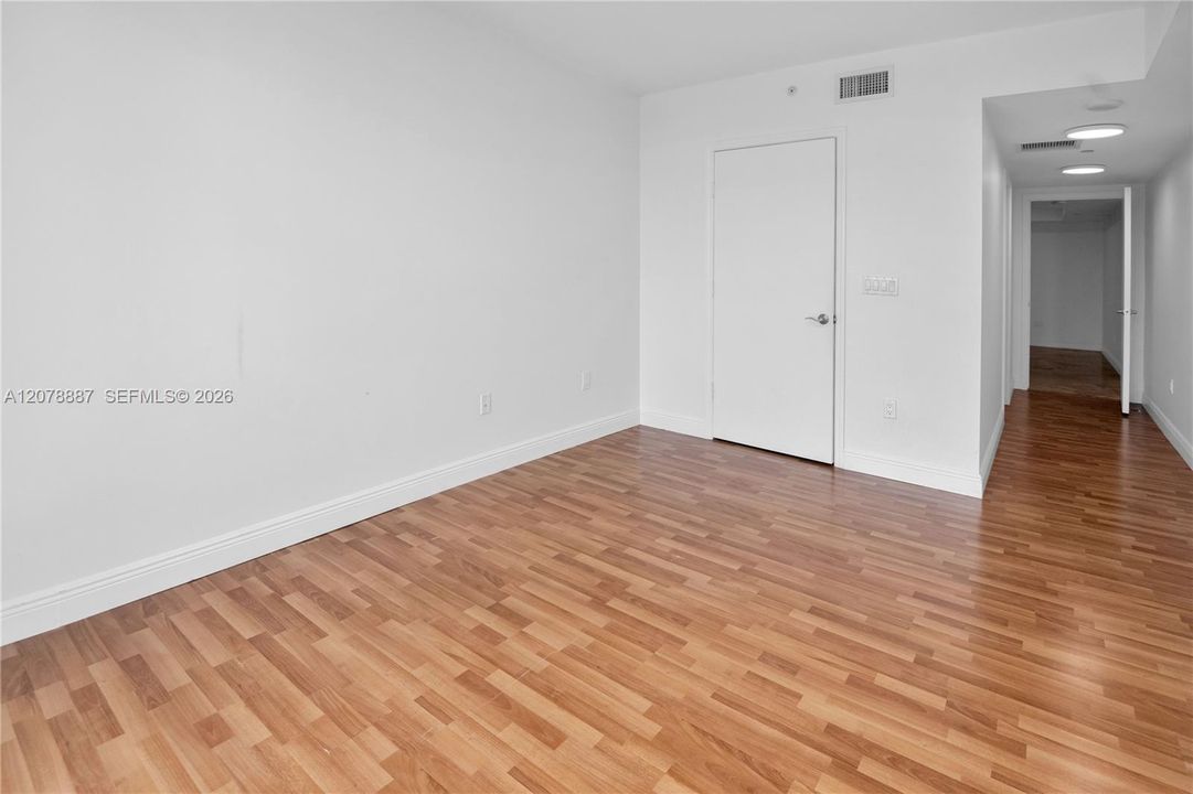 En Venta: $1,250,000 (2 camas, 2 baños, 2001 Pies cuadrados)