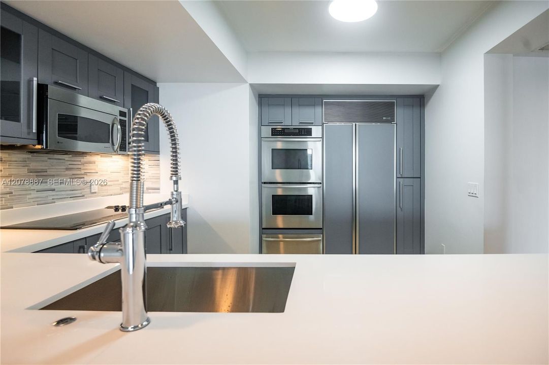 En Venta: $1,250,000 (2 camas, 2 baños, 2001 Pies cuadrados)