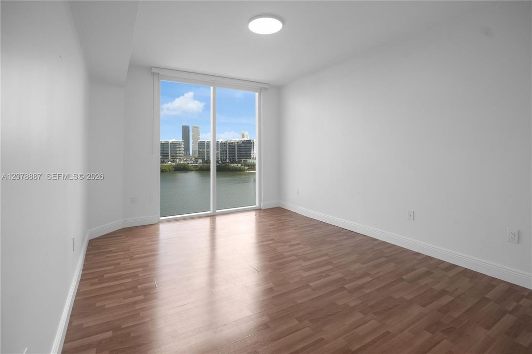En Venta: $1,250,000 (2 camas, 2 baños, 2001 Pies cuadrados)
