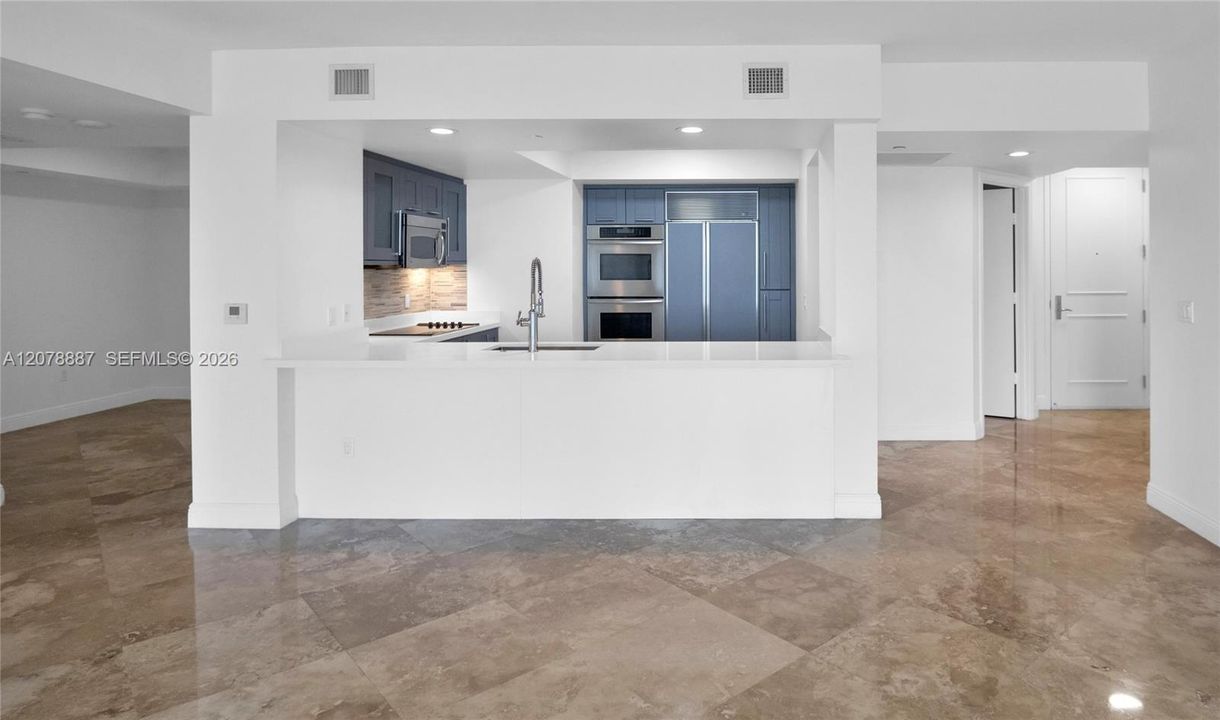 En Venta: $1,250,000 (2 camas, 2 baños, 2001 Pies cuadrados)