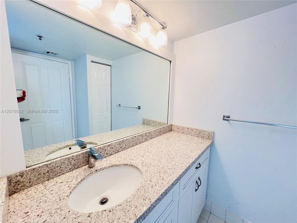 For Rent: $3,400 (2 beds, 2 baths, 1110 Square Feet)