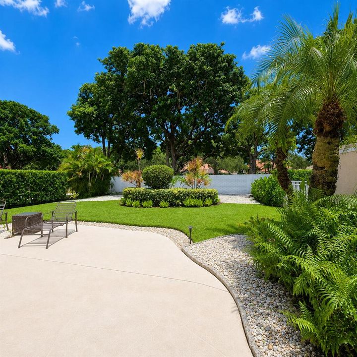 private oversized rear yard