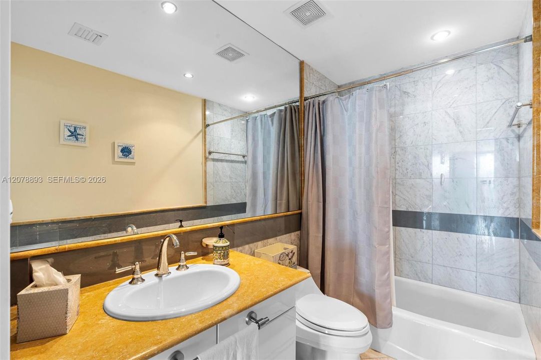 For Rent: $7,950 (2 beds, 2 baths, 1210 Square Feet)