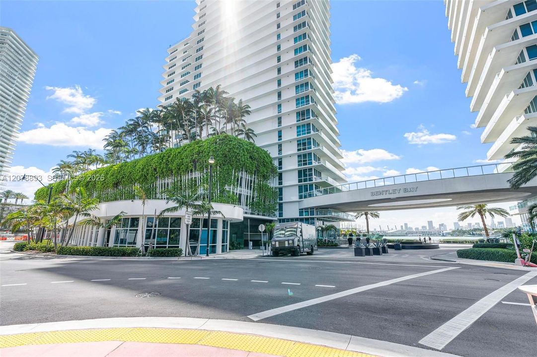 For Rent: $7,950 (2 beds, 2 baths, 1210 Square Feet)