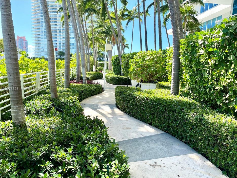 For Rent: $7,950 (2 beds, 2 baths, 1210 Square Feet)