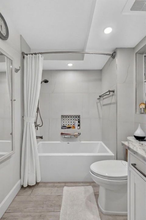 Soaking tub - Master bath