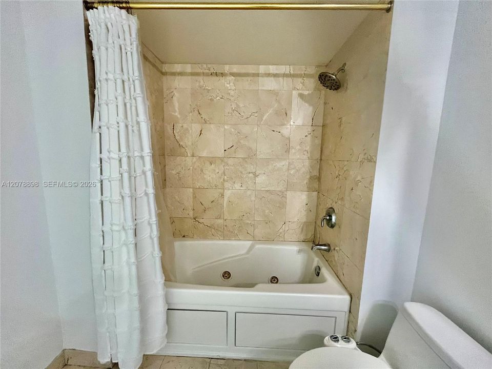En Venta: $590,000 (2 camas, 2 baños, 1144 Pies cuadrados)