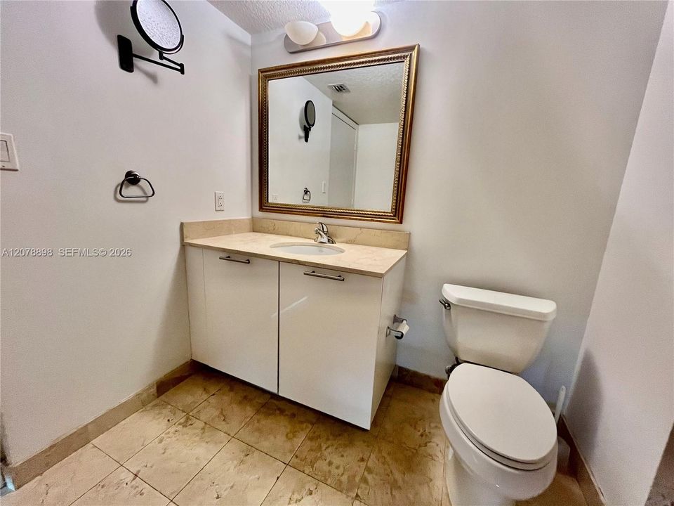 En Venta: $590,000 (2 camas, 2 baños, 1144 Pies cuadrados)