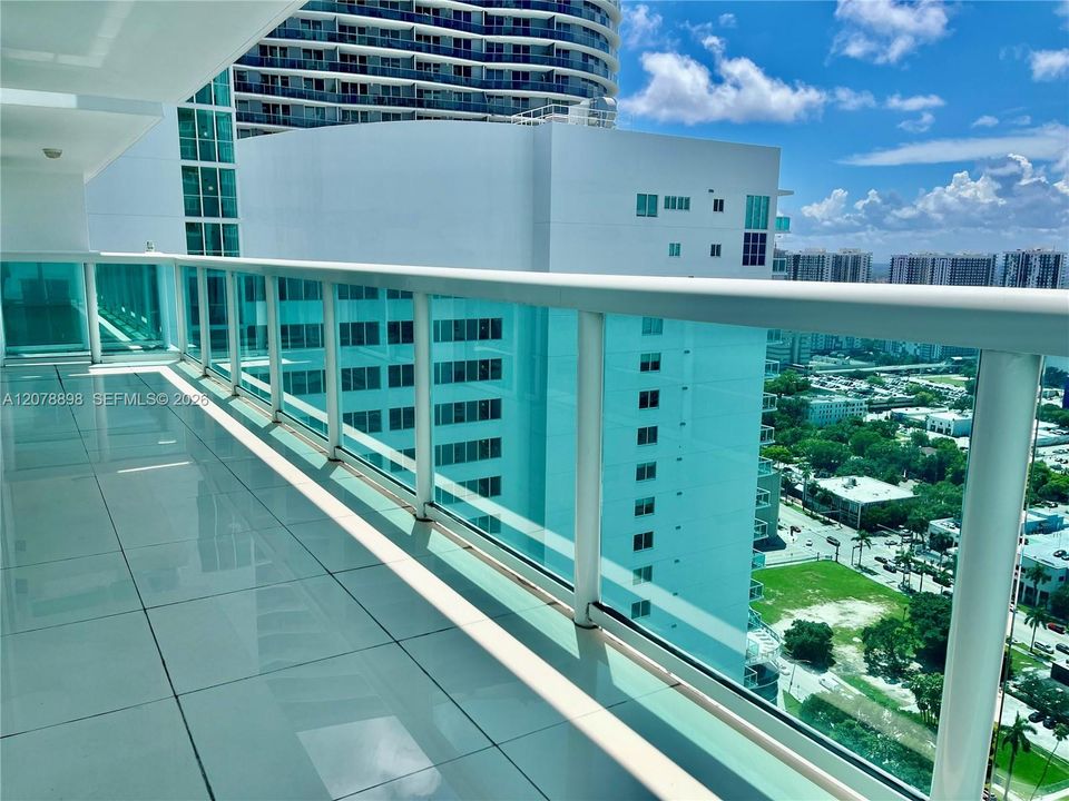 En Venta: $590,000 (2 camas, 2 baños, 1144 Pies cuadrados)