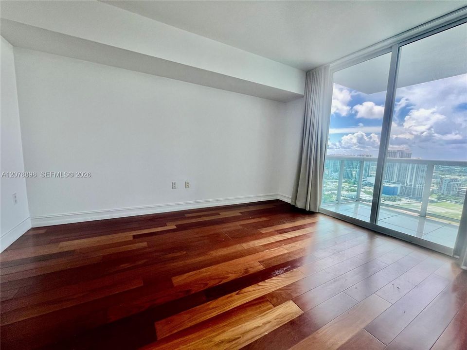 En Venta: $590,000 (2 camas, 2 baños, 1144 Pies cuadrados)