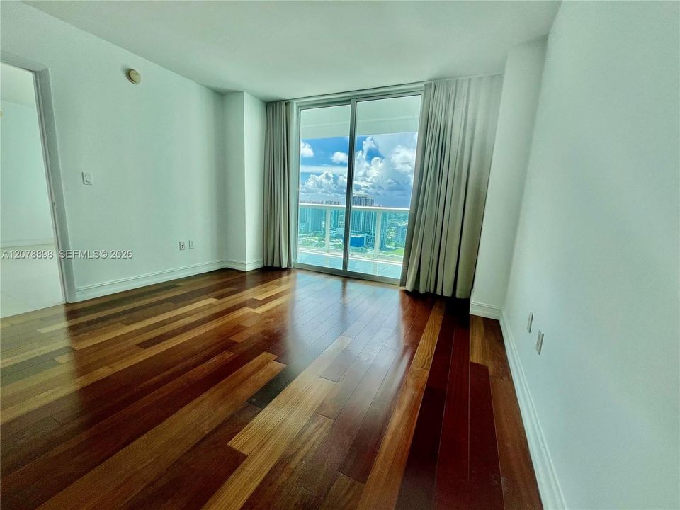 En Venta: $590,000 (2 camas, 2 baños, 1144 Pies cuadrados)