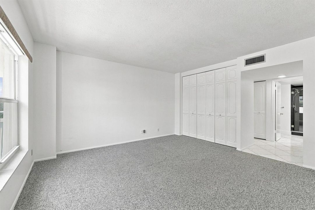 54_primary bedroom
