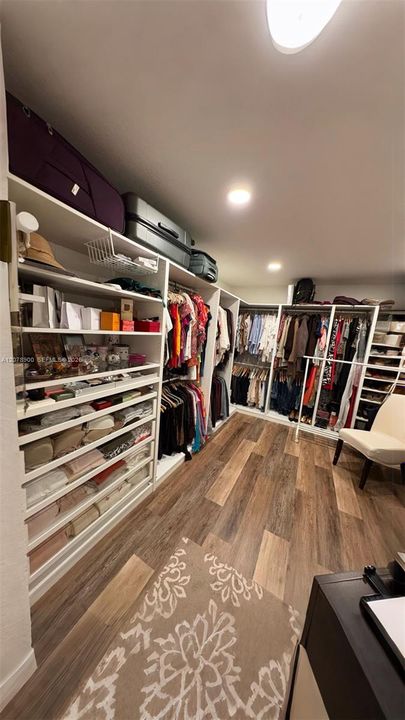 En Renta: $6,500 (3 camas, 3 baños, 2287 Pies cuadrados)