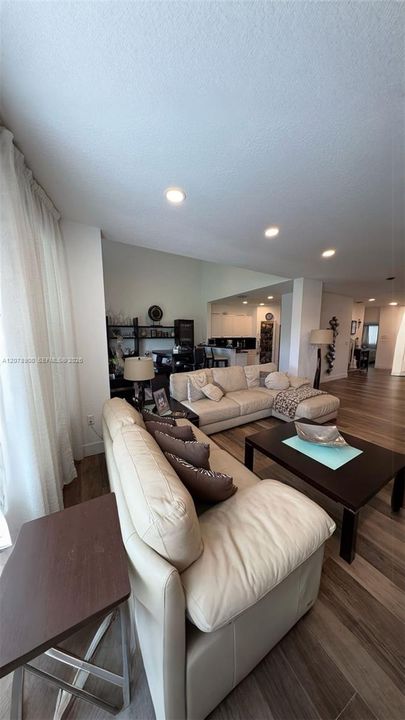 En Renta: $6,500 (3 camas, 3 baños, 2287 Pies cuadrados)