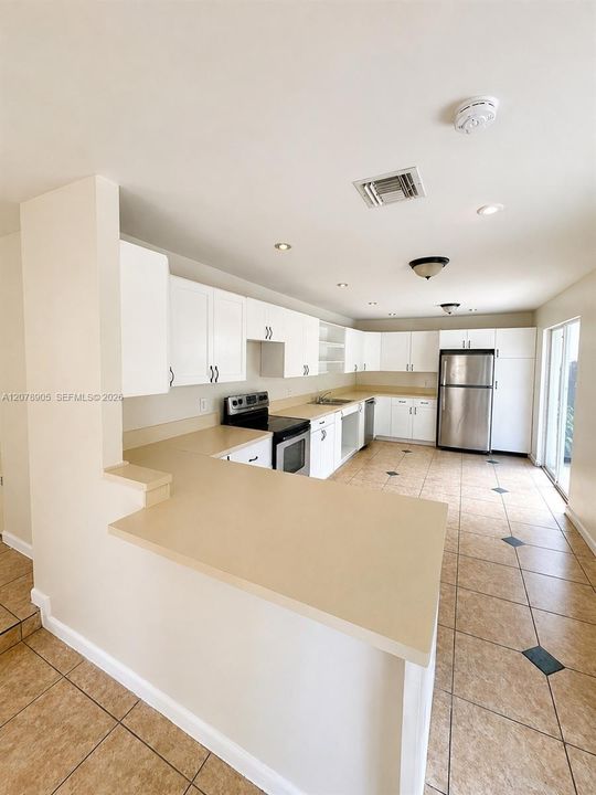 For Rent: $3,400 (4 beds, 2 baths, 2040 Square Feet)