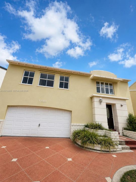 For Rent: $3,400 (4 beds, 2 baths, 2040 Square Feet)