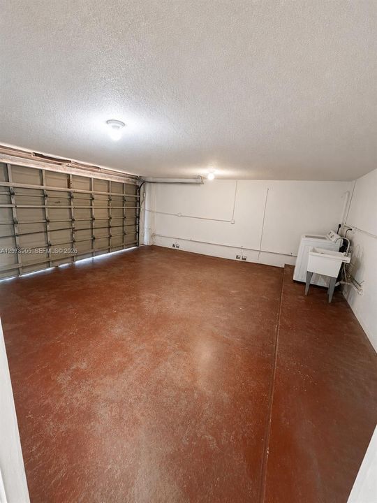 For Rent: $3,400 (4 beds, 2 baths, 2040 Square Feet)