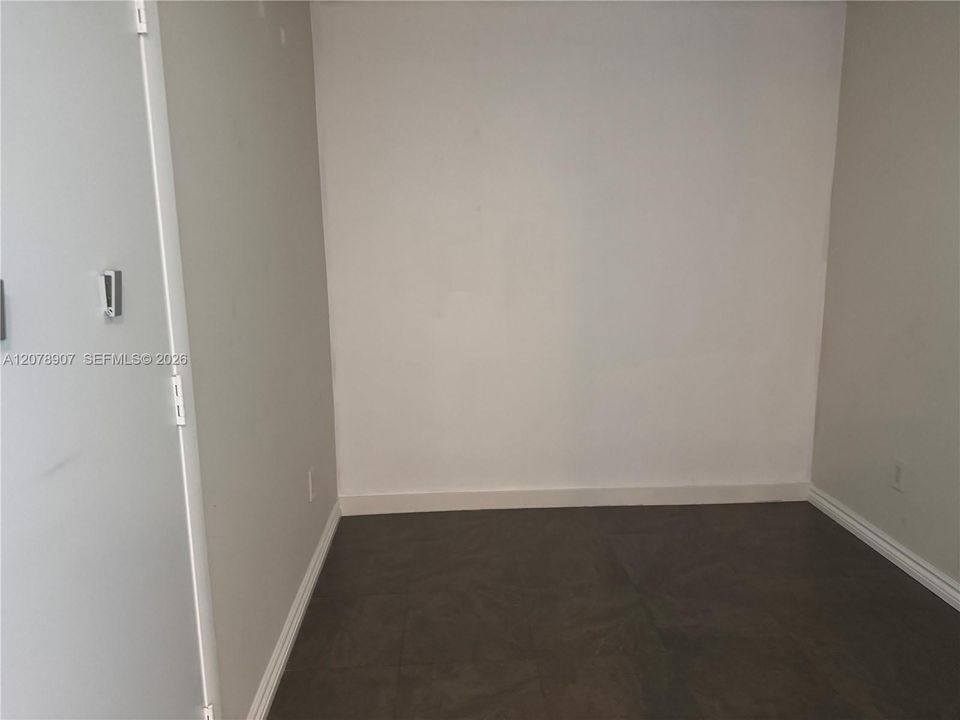 For Rent: $2,650 (1 beds, 1 baths, 875 Square Feet)