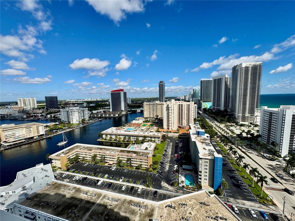 For Rent: $2,650 (1 beds, 1 baths, 875 Square Feet)