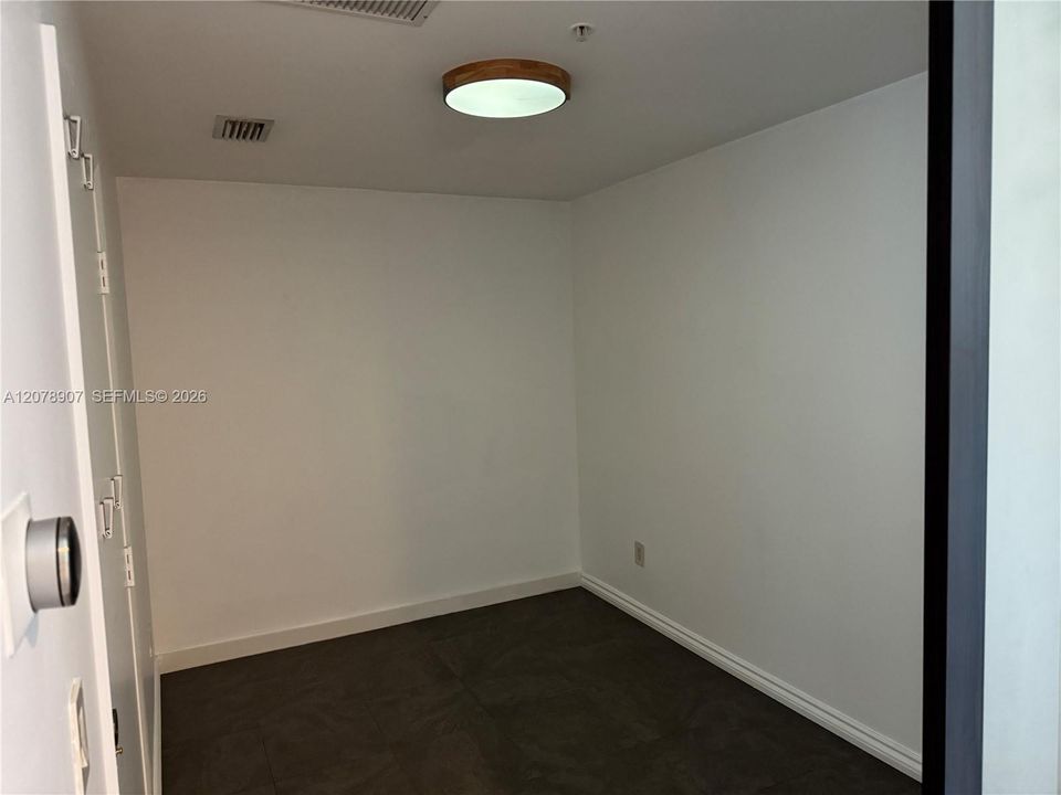 For Rent: $2,650 (1 beds, 1 baths, 875 Square Feet)