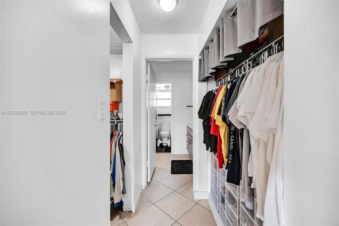 For Sale: $155,000 (1 beds, 1 baths, 750 Square Feet)