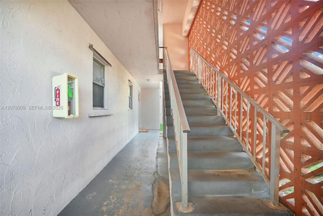 For Sale: $155,000 (1 beds, 1 baths, 750 Square Feet)