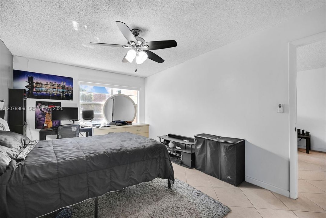 For Sale: $155,000 (1 beds, 1 baths, 750 Square Feet)