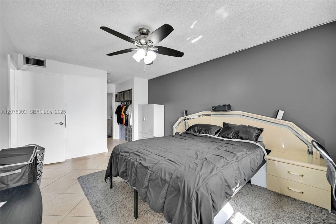 For Sale: $155,000 (1 beds, 1 baths, 750 Square Feet)
