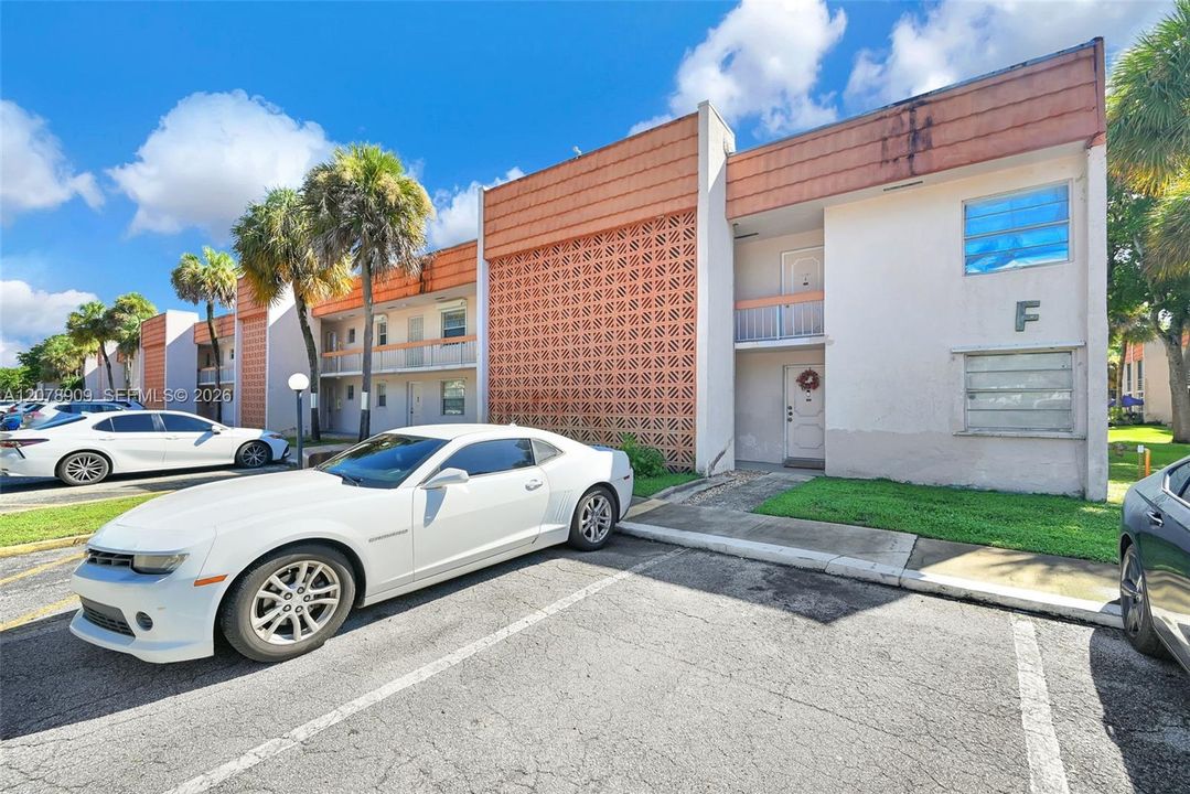 For Sale: $155,000 (1 beds, 1 baths, 750 Square Feet)
