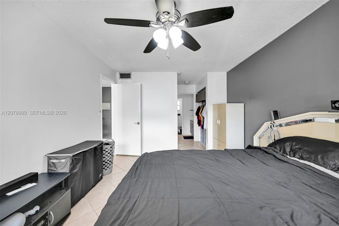 For Sale: $155,000 (1 beds, 1 baths, 750 Square Feet)