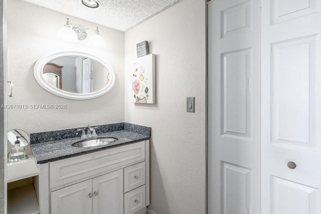 For Sale: $143,500 (2 beds, 2 baths, 1110 Square Feet)