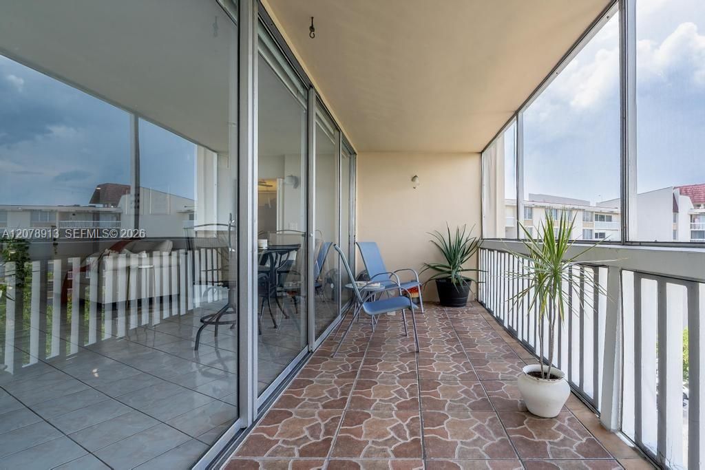 For Sale: $143,500 (2 beds, 2 baths, 1110 Square Feet)