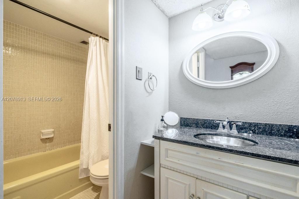 For Sale: $143,500 (2 beds, 2 baths, 1110 Square Feet)