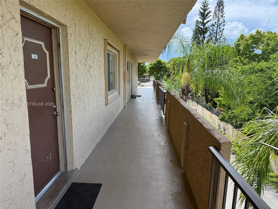 For Rent: $2,050 (1 beds, 1 baths, 1067 Square Feet)