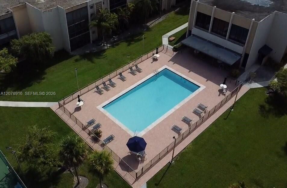 For Rent: $2,050 (1 beds, 1 baths, 1067 Square Feet)