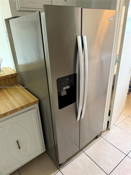 For Rent: $2,050 (1 beds, 1 baths, 1067 Square Feet)