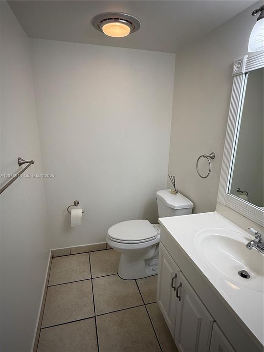 For Rent: $2,050 (1 beds, 1 baths, 1067 Square Feet)