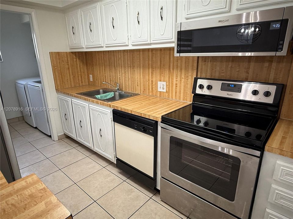 For Rent: $2,050 (1 beds, 1 baths, 1067 Square Feet)