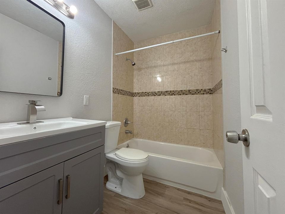 Final Pictures_6720 SW 17th St_032